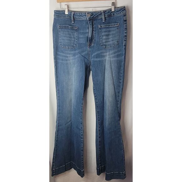 Risen- Women's high rise front patch pocket bell bottom jeans- size 15 - Picture 2 of 9